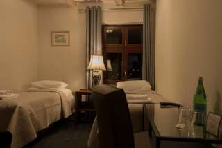 Отель Hotel Retro B.A. Zientarski Зелёна-Гура Небольшой двухместный номер с 1 кроватью-1